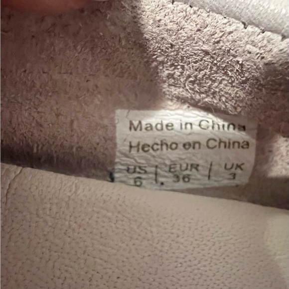 ALDO women leather white flat shoes/size M - Picture 3 of 9